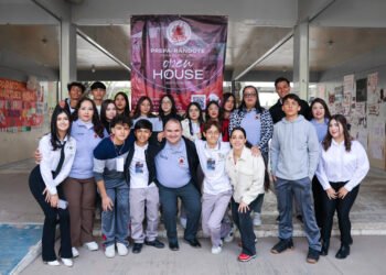 Prepa Genaro Vázquez abre sus puertas a cientos de alumnos de secundaria