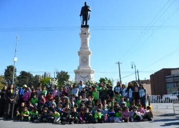 Conmemoran el 219 aniversario del natalicio del presidente Benito Juárez