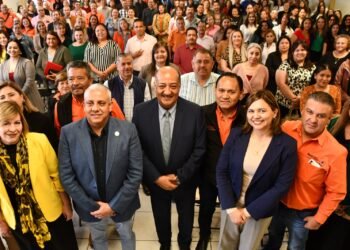 Regularizan autoridades plazas de 192 docentes con diferentes funciones