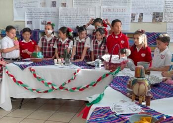 Demuestran alumnas y alumnos de la primaria Proyecto Montana por qué aman México