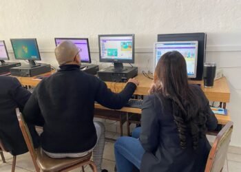 Capacitan a docentes en herramientas digitales en Chihuahua y Ciudad Juárez