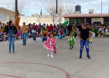 Alumnos de Primaria en Juárez desarrollan  habilidades artísticas con rondas y bailables