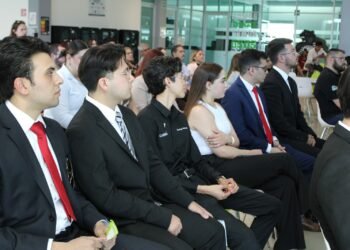 Exponen estudiantes de la UPCH proyectos de estadías profesionales, aplicaron 600 horas de conocimiento