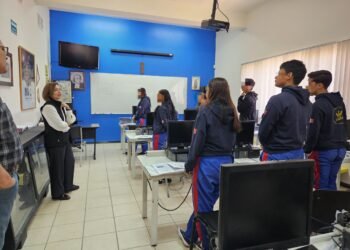 Reconoce Isela Martínez labor del Bachillerato y Centro Comunitario Miguel Febres Cordero