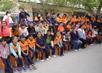 Realiza titular de SEECH visita de acompañamiento a docentes y alumnado de escuelas juarenses