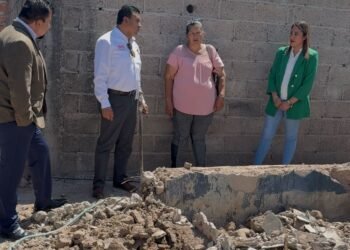 Apoya Coesvi a familia de Saucillo en la reconstrucción de su casa incendiada por corto circuito