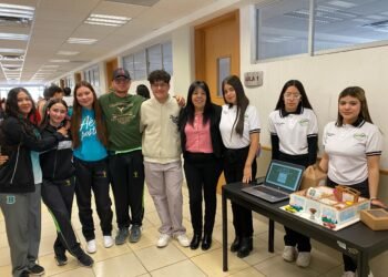 Exponen sus proyectos estudiantes de la UT Parral  en la Expo Integradora