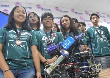 Se prepara Club de Robótica de la UTCJ para torneo mundial en Dallas, Texas
