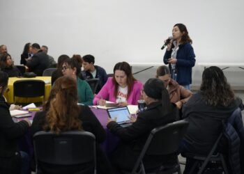 Capacitan a docentes de Secundarias Técnicas de Juárez en Metodología STEM en el aula