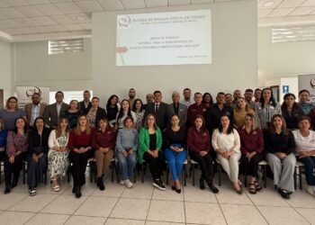Realiza Escuela de Trabajo Social mesas de diálogo para elaborar Plan de Desarrollo Institucional