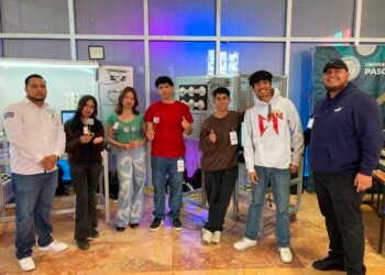 Muestran alumnos de la UTPN su talento y conocimientos en exposición tecnológica “CienciArTec”