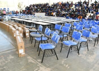 Benefician a más de 16 mil estudiantes de telebachilleratos y preparatorias estatales con entrega de mobiliario y equipo