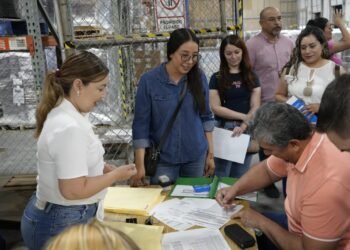 Entregan materiales lúdicos y didácticos a 33 planteles de Educación Especial en Juárez