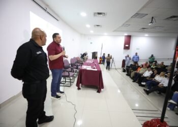 Encabeza Cruz Pérez Cuéllar reunión del Consejo Municipal de Protección Civil