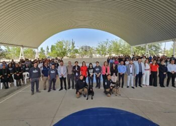 Reciben estudiantes del CECyTECH Cuauhtémoc pláticas de prevención de violencia y delitos cibernéticos