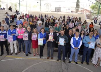 Entregan material de mantenimiento, útiles escolares y juegos infantiles a planteles de Juárez