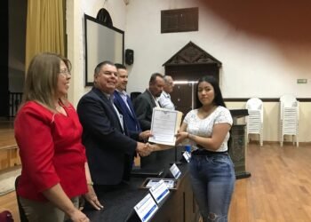 Unen esfuerzos Ichea y Ayuntamiento de Santa Bárbara  para atender rezago educativo