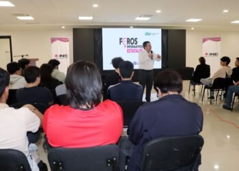 Sostiene INE diálogo con jóvenes y los invita a participar en votación de elección de jueces del PJF