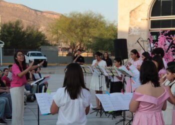 Presenta Centro de Estudios Musicales concierto “Festival de las Flores”