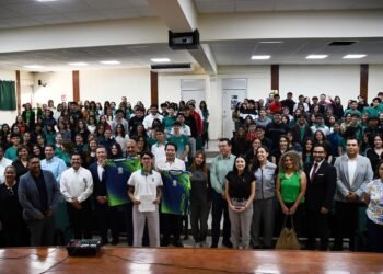 Revisa titular de la SEP avance de estrategias de vida saludable y prevención de drogas en escuelas de Chihuahua