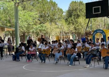 Ofrecen estudiantes de Música en mi Escuela concierto en Aldama, demostraron a madres sus avances