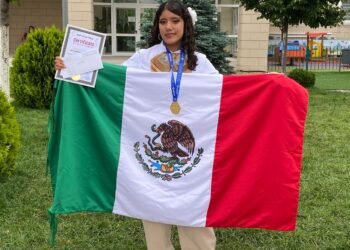 Gana alumna del Conalep Juárez I medalla de oro en competencia internacional en Rumania