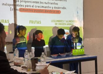 Presentan alumnos de Primaria en Juárez “Reto sobre alimentación saludable”