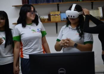 Retoma UTCJ actividad del programa “La Ruta de la Ciencia” con visita al Cecytech