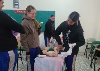 Implementa secundaria de La Cruz proyecto interdisciplinario para concientización de la paternidad adolescente