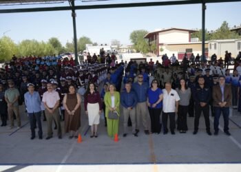 Participan 650 estudiantes en evento cívico y artístico de secundarias técnicas en la Región Norte
