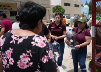 Respalda diputada Jael Argüelles a familias juarenses afectadas por las lluvias, entregó kits médicos y agua