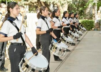 Brillan escoltas y bandas de guerra en concurso regional de secundarias técnicas