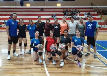 Acompañó Adan Galicia a equipo femenil Halcones en entrenamiento de alto rendimiento