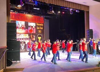 Participan estudiantes de Telesecundaria en  IV Encuentro Intercultural de la Región Norte