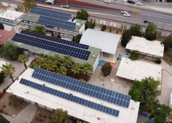 Se convierte plantel Chihuahua I del Conalep en 100 por ciento autosustentable con celdas solares