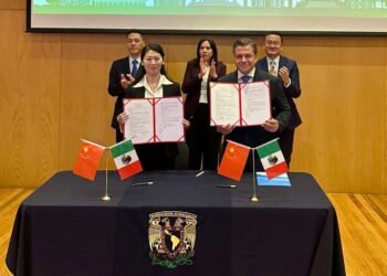 Firma Cobach convenios de colaboración con tres instituciones educativas de China
