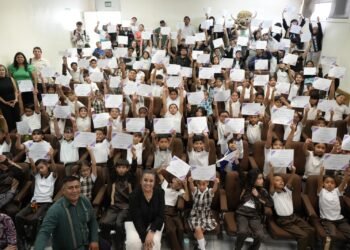Elaboran estudiantes de primaria libro de cuentos “Pequeños grandes escritores”