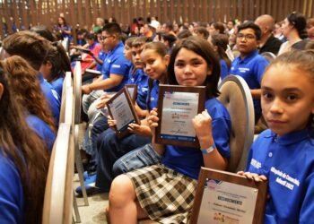 Muestran 92 estudiantes su talento en Olimpiada del Conocimiento Infantil