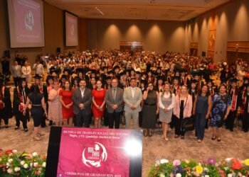 Culminan 52 jóvenes su formación en la Escuela de Trabajo Social «Guadalupe Sánchez Araiza»