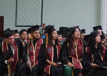 Egresan 163 profesionistas de la Universidad Tecnológica Paso del Norte