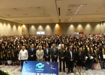 Egresan más de 3 mil estudiantes de planteles del Conalep en todo el estado