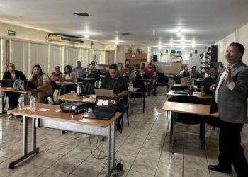 Capacitan a docentes de la Escuela de Trabajo Social en materia de Interculturalidad