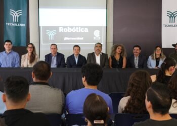Participan estudiantes y docentes del Cobach en curso de robótica en colaboración con Tecmilenio