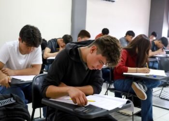 Presentan más de 150 aspirantes examen de ingreso CENEVAL en la UTCH Sur