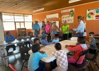 Concluyen primer año alumnos de zonas marginadas de Coyame apoyados por el gobierno