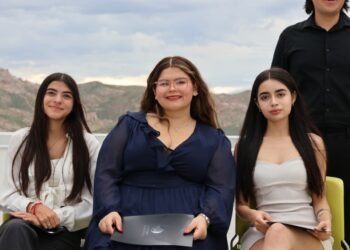 Obtienen alumnas del Cobach la beca Líderes del Mañana por parte del Tecnológico de Monterrey