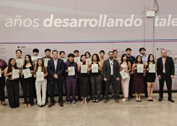 Concluyen estudiantes del CECyTECH diplomado  en sistemas automáticos bajo el modelo dual