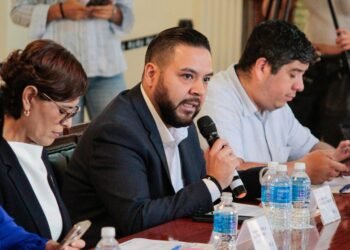 Apuesta el Ayuntamiento por la educación; aprueban más presupuesto para becas