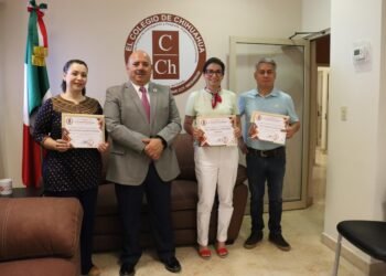 Reconoce El Colegio de Chihuahua a docentes destacados en evaluación