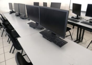 Invierte UTCJ 10 millones de pesos en equipo tecnológico, 150 computadoras y un pararrayos